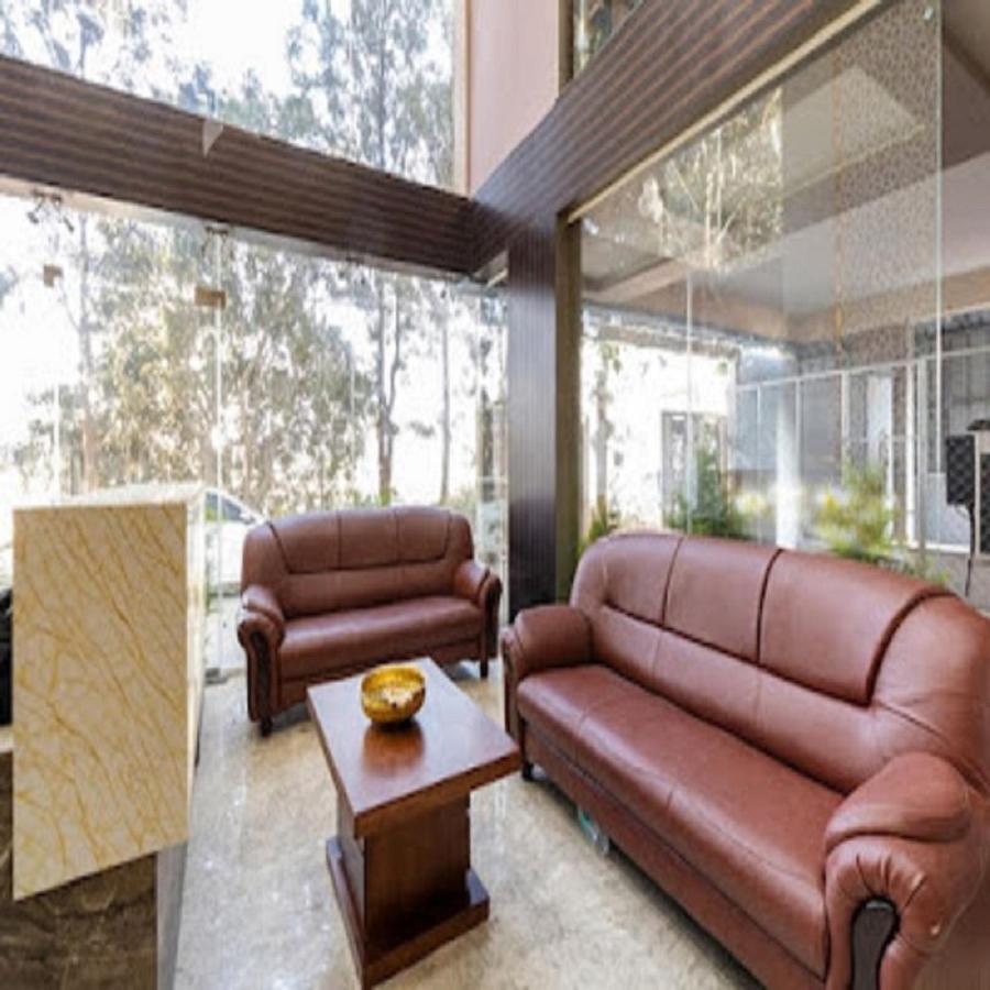 Vovo Hotels Yelahanka Exterior photo