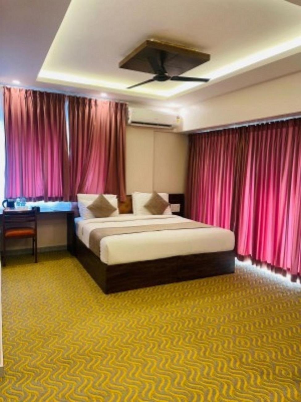 Vovo Hotels Yelahanka Exterior photo