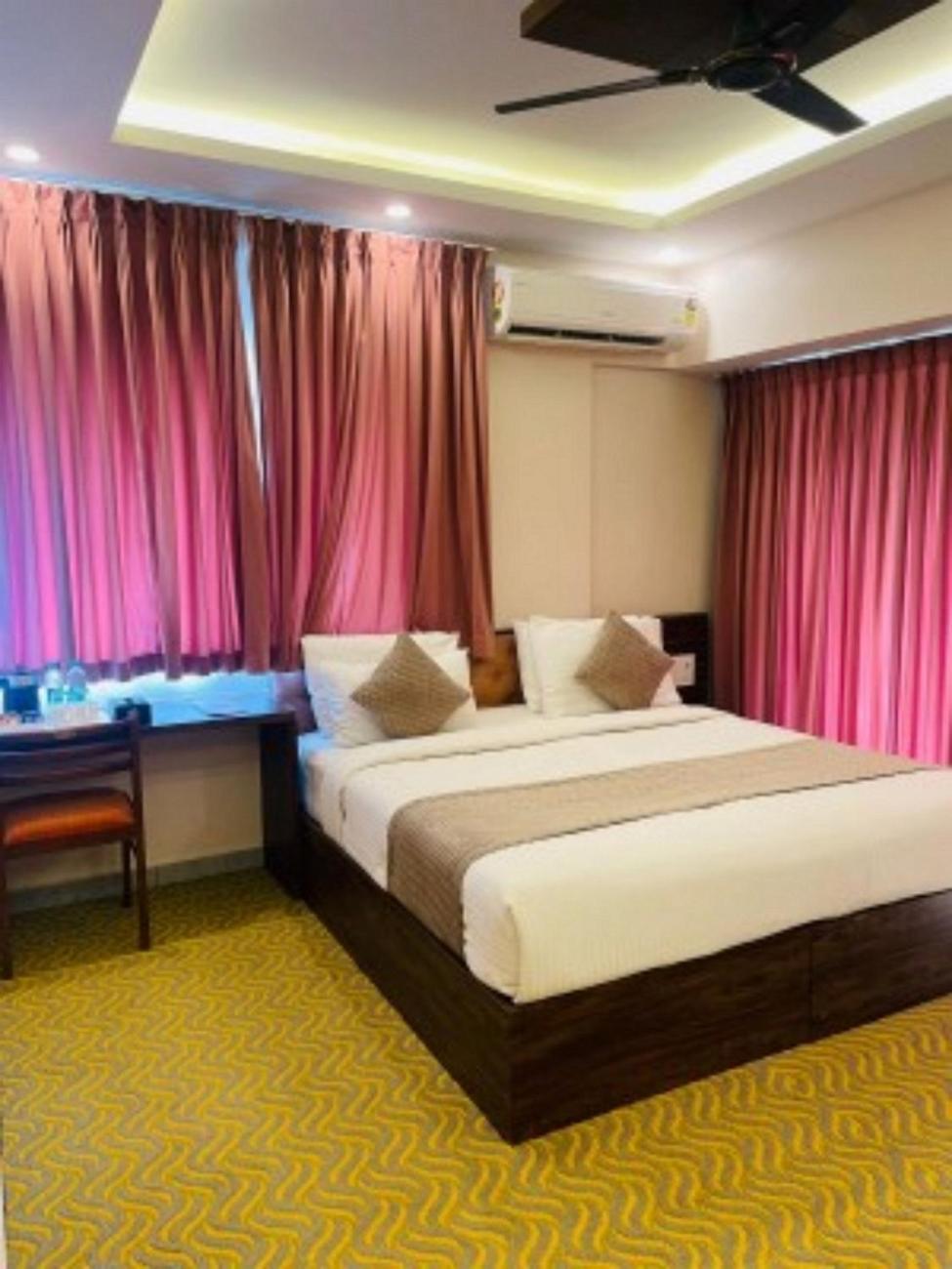 Vovo Hotels Yelahanka Exterior photo